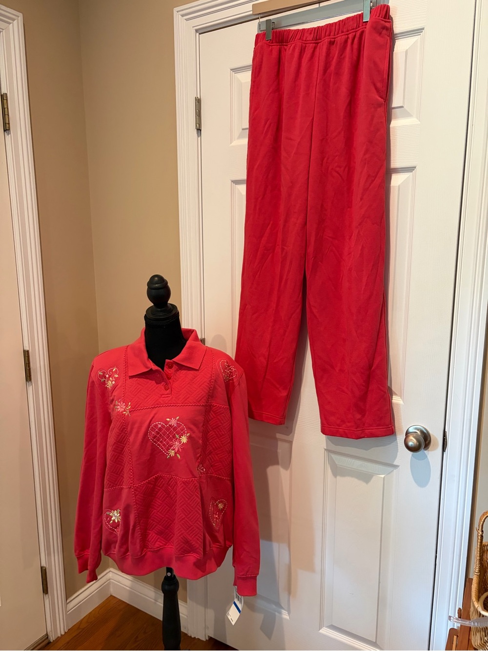 Alfred Dunner Coral Women's Track Pants & Embroidered Pullover Set